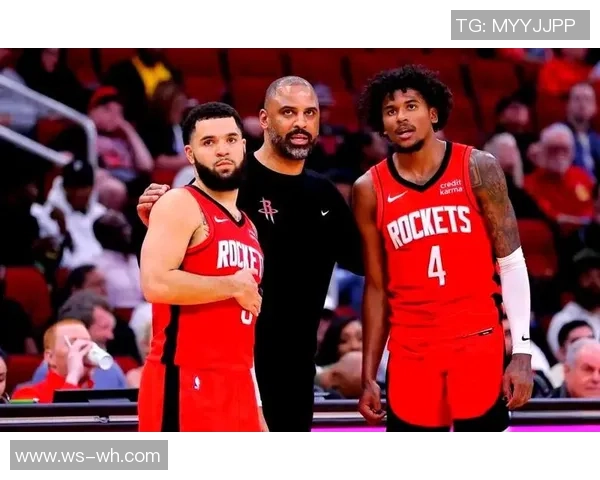 勇士与火箭激战四月末季后赛巅峰对决回顾与精彩瞬间分析